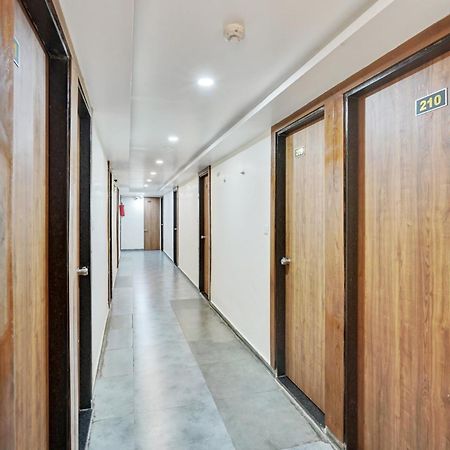 Super Collection O Kudasan Gandhinagar Formerly Hotel Royal Mansion Екстер'єр фото
